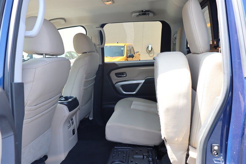 Used 2017 Nissan Titan SV AWD/4WD image 27