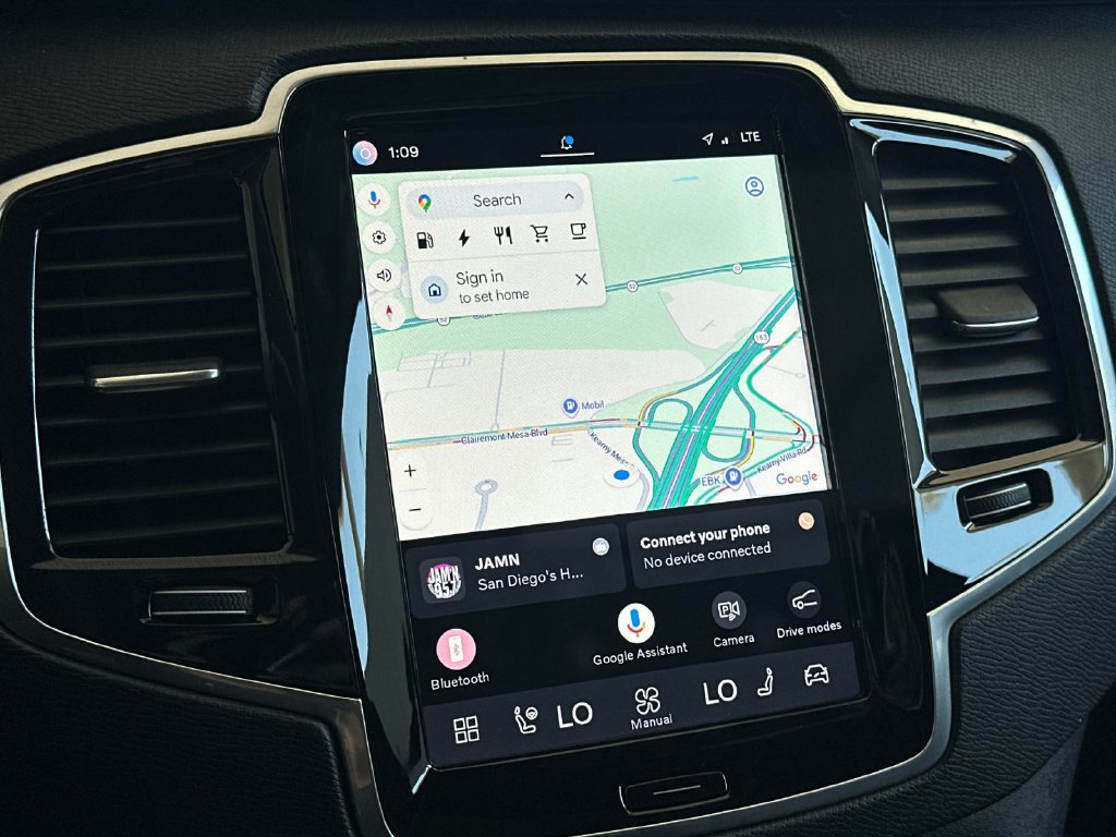 Certified 2024 Volvo XC90 T8 Plus AWD/4WD image 19