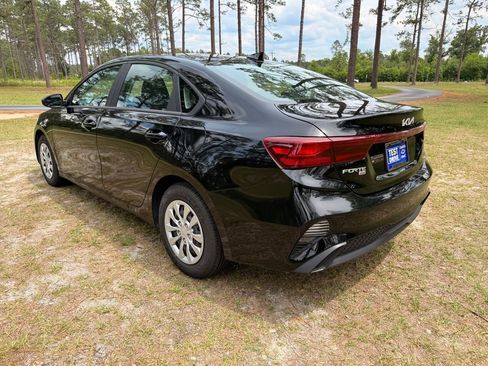 Used 2024 Kia Forte LX FWD image 3