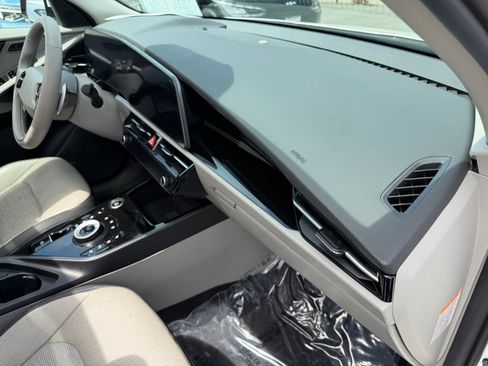 Used 2024 Kia Niro Wave w/ Wave Preserve Package FWD image 33