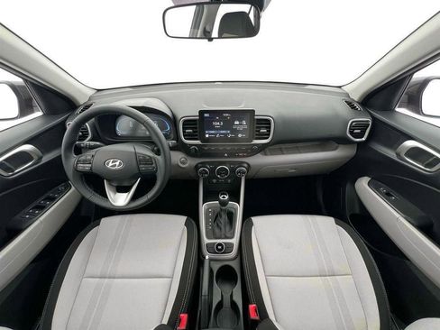 New 2025 Hyundai Venue SEL image 14