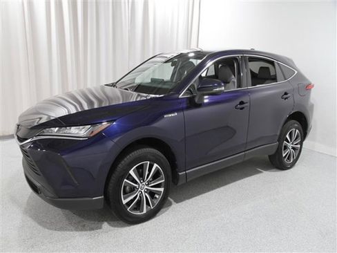 Used 2021 Toyota Venza LE w/ Carpet Mat Package (TMS) image 3