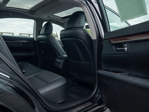 Used 2017 Lexus ES 350 w/ Navigation System Package FWD image 26