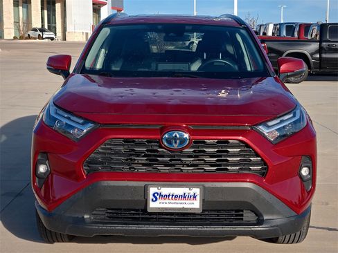 Used 2024 Toyota RAV4 XLE Premium image 8
