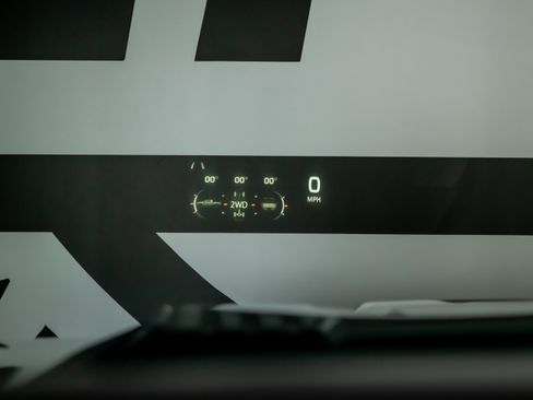 Used 2024 Chevrolet Silverado 2500 LTZ w/ LTZ Plus Package image 19