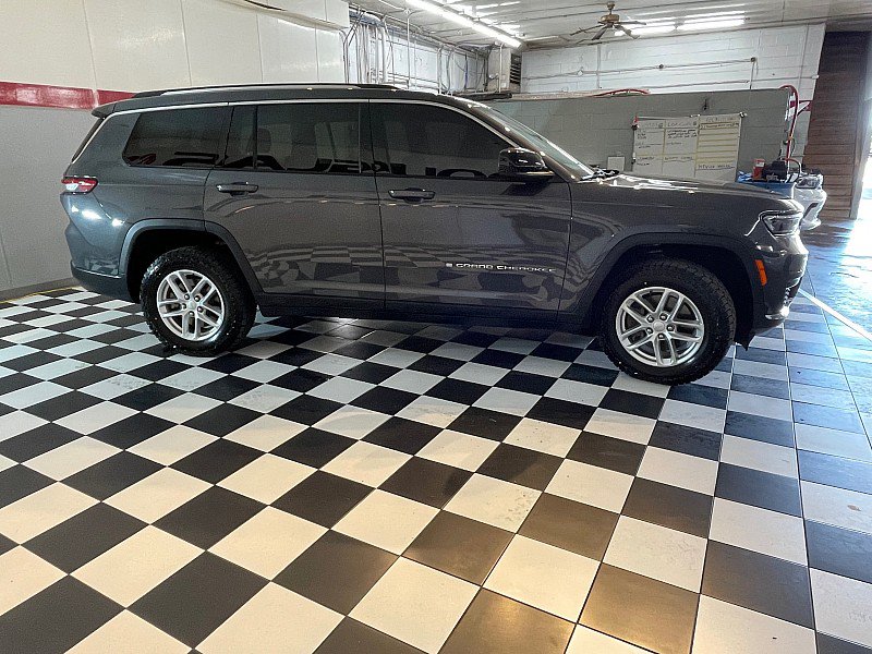 Used 2022 Jeep Grand Cherokee L Laredo w/ Luxury Tech Group I AWD/4WD image 4