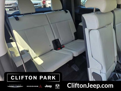 Used 2024 Hyundai Santa Fe SEL AWD/4WD image 19