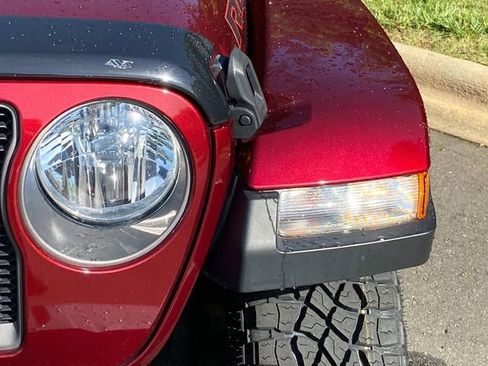 Used 2021 Jeep Wrangler Unlimited Rubicon AWD/4WD image 5