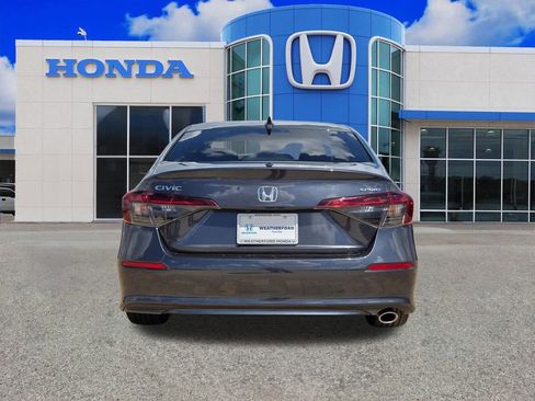 Used 2025 Honda Civic Sport image 4