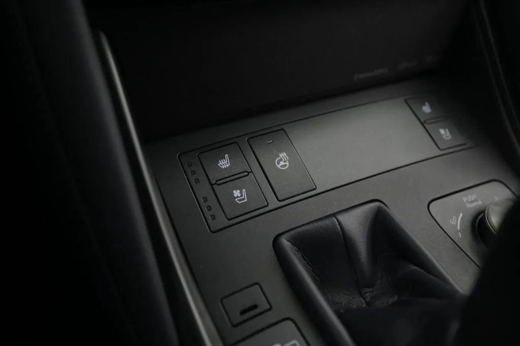Used 2021 Lexus IS 350 F Sport w/ Accessory Package 2 AWD/4WD image 27