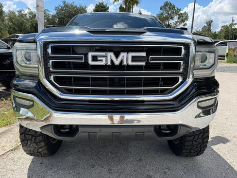 Used 2017 GMC Sierra 1500 SLE w/ SLE Value Package AWD/4WD image 2