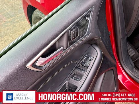 Used 2024 Ford Edge Titanium image 15