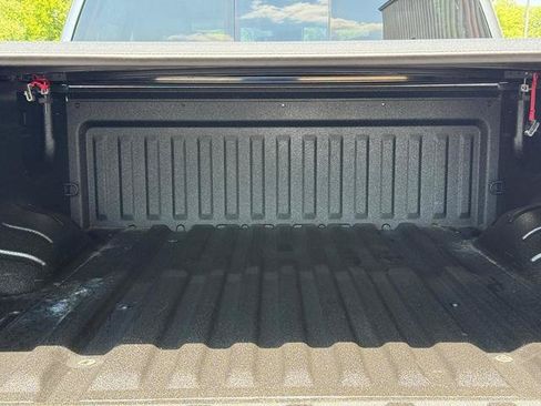 Used 2021 Nissan Titan SV w/ SV Convenience Package AWD/4WD image 5