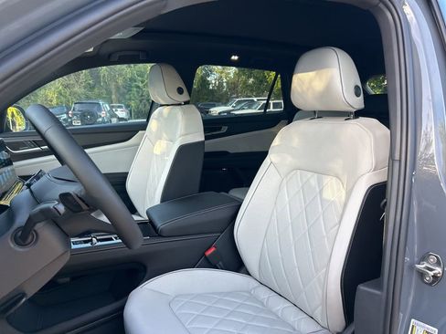 New 2026 Volkswagen Atlas Cross Sport SEL Premium R-Line AWD/4WD image 21