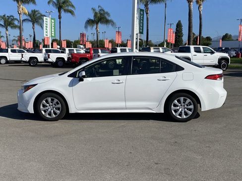 Used 2026 Toyota Corolla LE FWD image 2