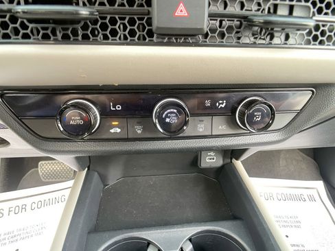 Certified 2024 Honda HR-V LX image 18