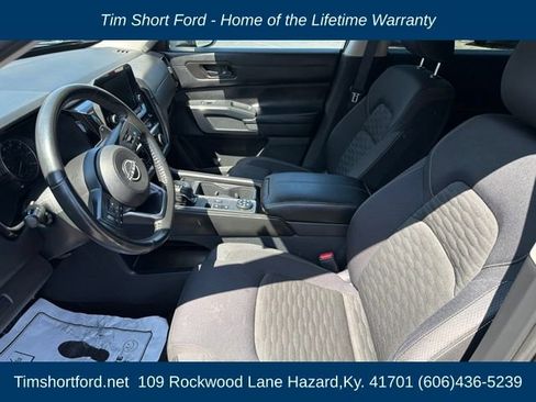 Used 2024 Nissan Pathfinder SV w/ Lighting Package (N92) AWD/4WD image 12