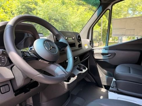 New 2025 Mercedes-Benz Sprinter 2500 image 11