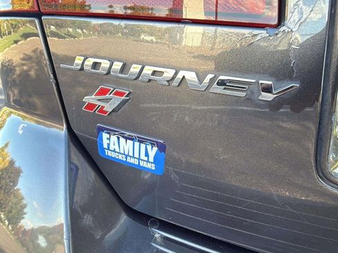 Used 2018 Dodge Journey Crossroad w/ Nav & Sun Group image 21