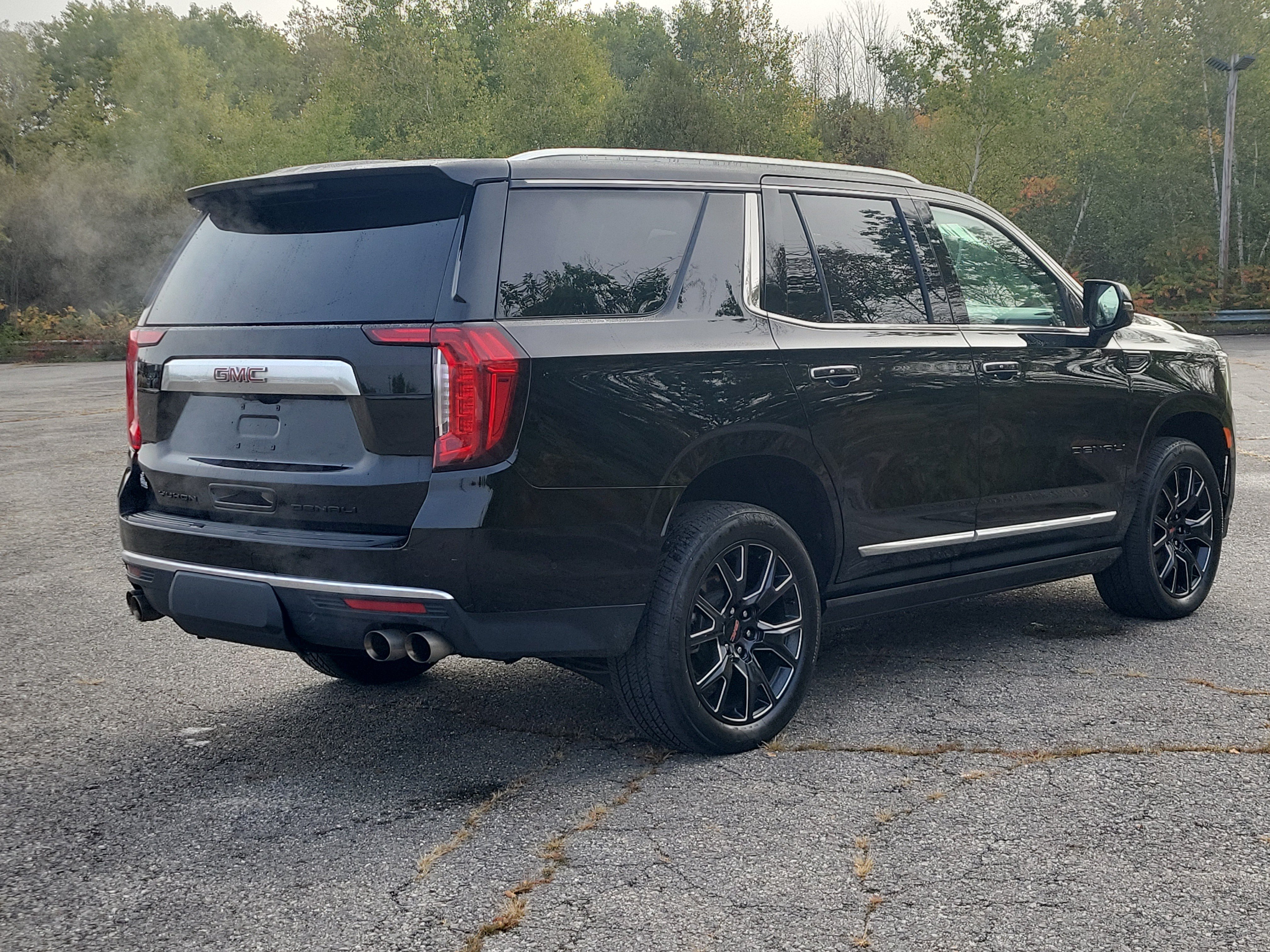 Used 2023 GMC Yukon Denali w/ Denali Reserve Package AWD/4WD image 5
