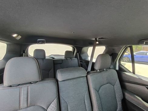Used 2025 Honda Pilot Sport image 8