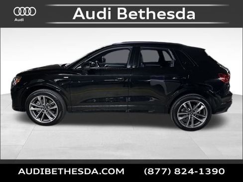 Certified 2025 Audi Q3 2.0T Premium w/ Black Optic Sport Package image 4