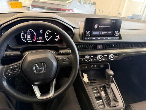 Used 2023 Honda CR-V EX image 8