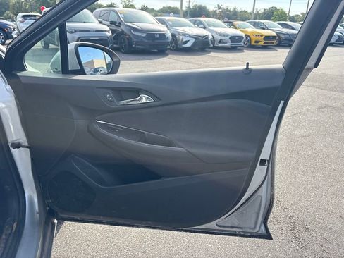 Used 2019 Chevrolet Cruze LS FWD image 17