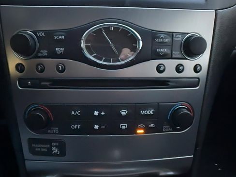 Used 2010 INFINITI G37 x Sedan w/ Premium Pkg image 11