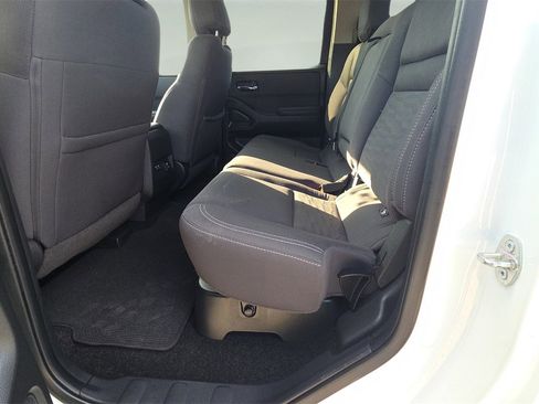 Used 2022 Nissan Frontier SV image 20