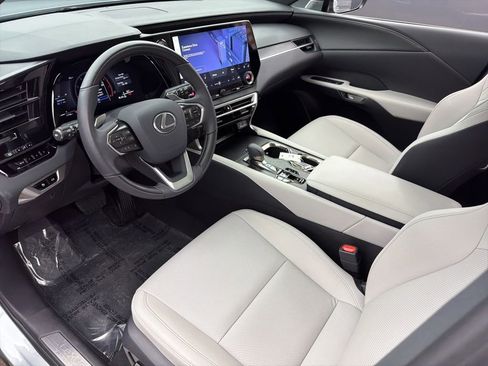 Used 2025 Lexus RX 350 Premium image 11
