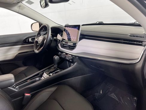 Used 2022 Jeep Compass Limited image 27