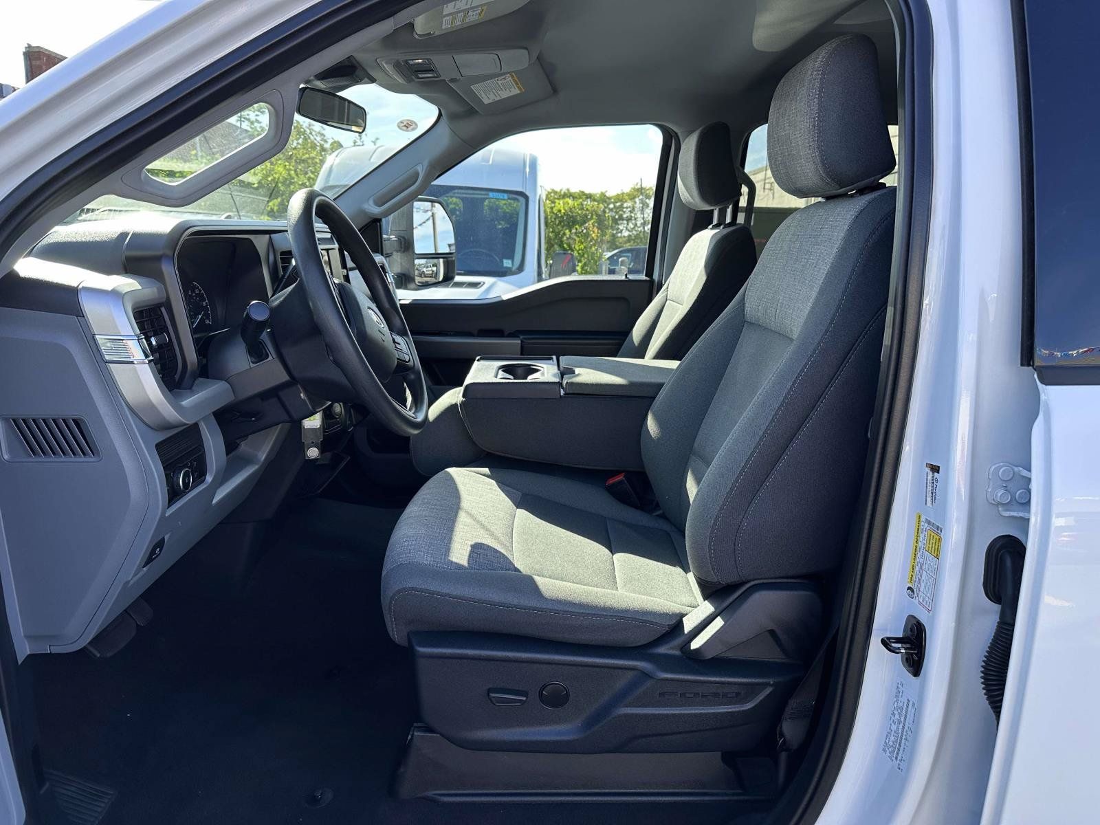 Used 2025 Ford F250 XLT AWD/4WD image 12