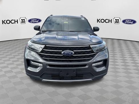 Used 2020 Ford Explorer XLT w/ Equipment Group 202A image 2