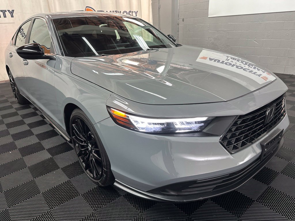 Used 2024 Honda Accord Sport image 2