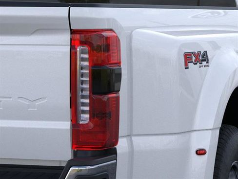 New 2026 Ford F350 4x4 Crew Cab DRW Super Duty image 21