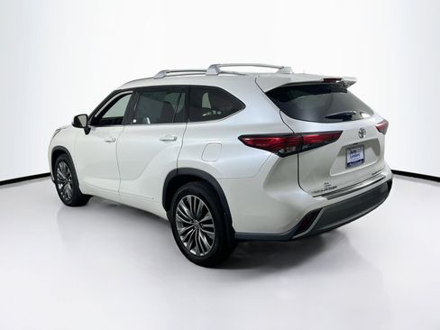 Used 2021 Toyota Highlander Platinum image 7