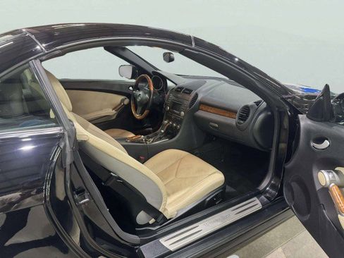 Used 2009 Mercedes-Benz SLK 300 image 29
