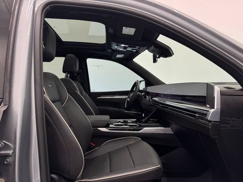 Used 2025 Cadillac Escalade Sport w/ LPO, ONYX Package AWD/4WD image 18