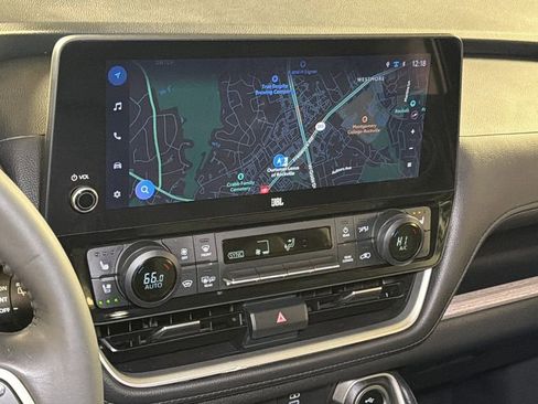 Used 2024 Toyota Grand Highlander AWD Hybrid image 29