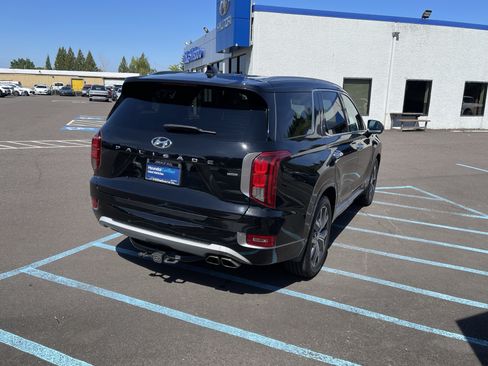 Certified 2022 Hyundai Palisade Limited w/ Winter Package AWD/4WD image 5