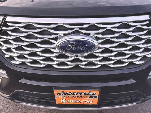 Used 2020 Ford Explorer Platinum w/ Premium Technology Package image 32