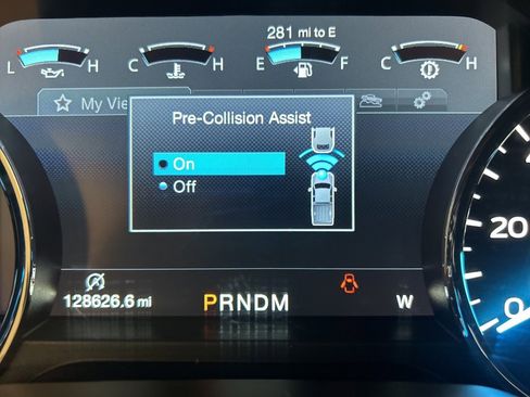 Used 2019 Ford F150 Lariat w/ Trailer Tow Package image 18