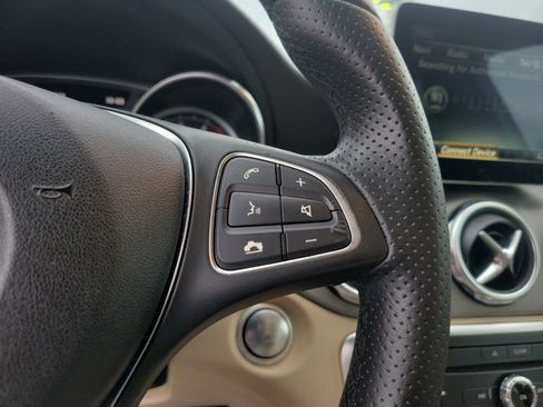 Certified 2018 Mercedes-Benz GLA 250 image 29