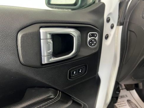 Used 2021 Jeep Wrangler Unlimited Sahara image 12