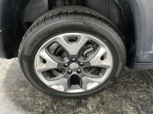 Used 2019 Jeep Compass Limited AWD/4WD image 4
