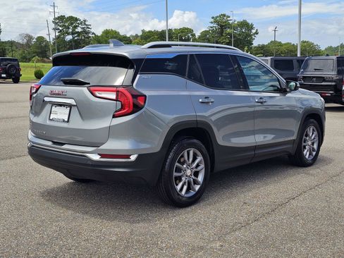 Used 2024 GMC Terrain SLT FWD image 8