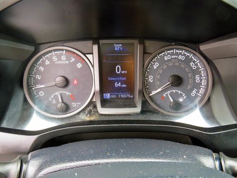 Used 2017 Toyota Tacoma TRD Off-Road image 29