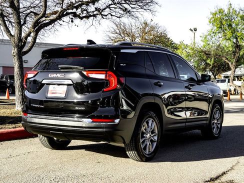 Used 2024 GMC Terrain SLT image 5