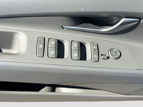 New 2026 Hyundai Elantra SE image 17